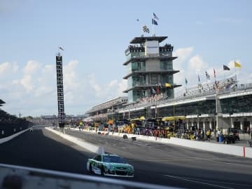 Sunday at the Brickyard 400